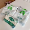 ويقوم الصانع ببيع وسادات عنق الذئبة التايلاندية المصنوعة من طراز V للبالغين Item Picture